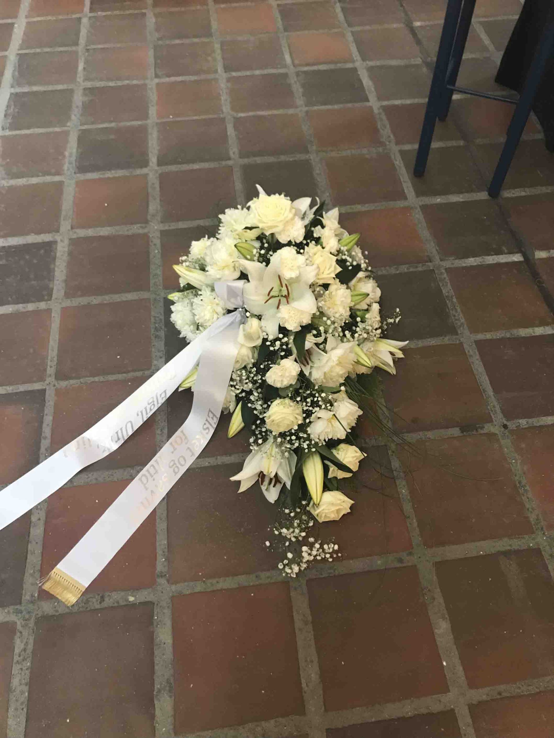 Bårebuket nr. 4 med Bånd